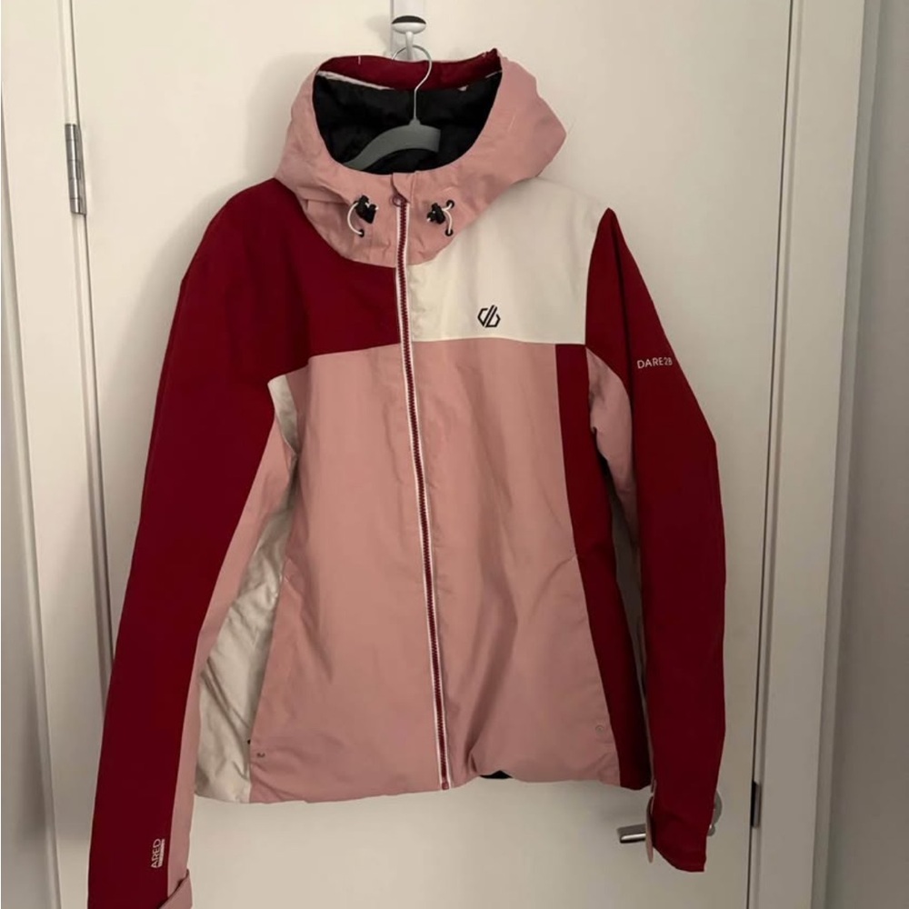 Dare2b Women's Pink and Cream Ski Jacket